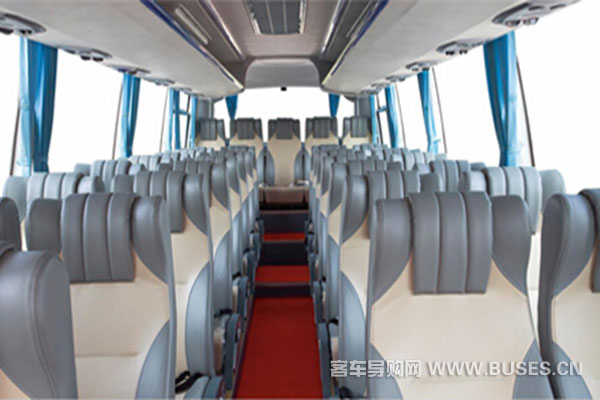 五洲龙FDG6860CNG中短途客运客车（天然气24-37座）