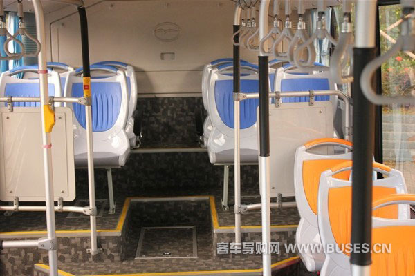 五洲龙FDG6801EVG公交车（纯电动15-24座）