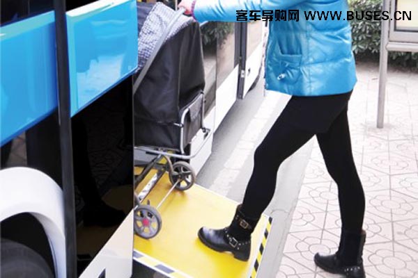 黄海DD6761G公交车（柴油国五13-25座）