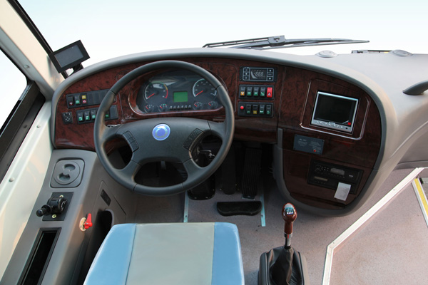 申龙SLK6902ALD5客车（柴油国五24-38座）