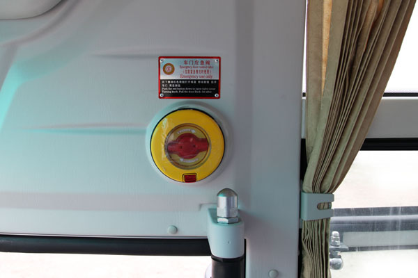 申龙SLK6902ALD5客车（柴油国五24-38座）