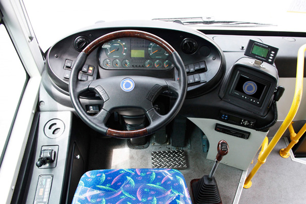 申龙SLK6105UF5N公交车（天然气国四10-40座）