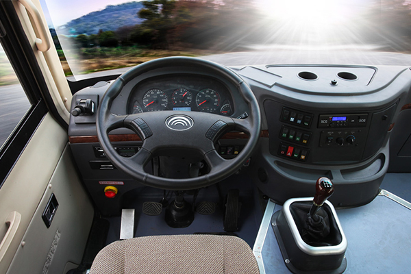 宇通ZK6752D51客车（柴油国五24-31座）