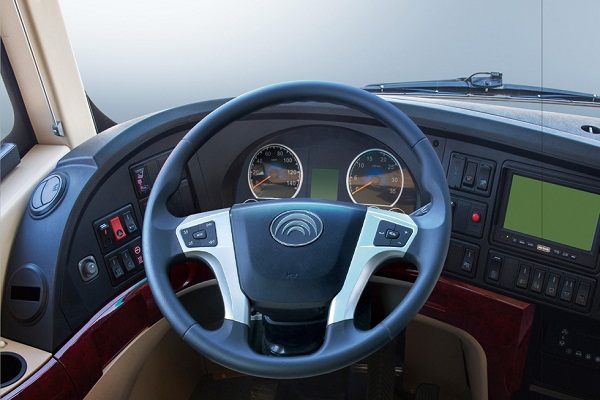 宇通ZK6816HN5Z客车（天然气国五24-34座）