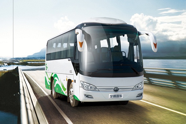 宇通ZK6816HN5Z客车（天然气国五24-34座）