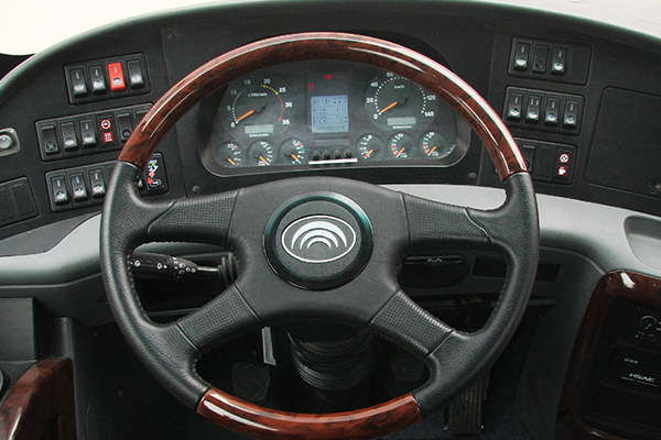 宇通ZK6758HN2Z客车（天然气国五24-33座）