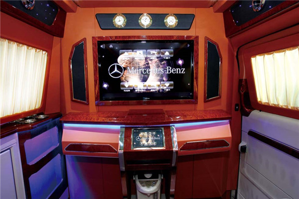 宇通ZK5031XLJ2房车（汽油国四4-6座）