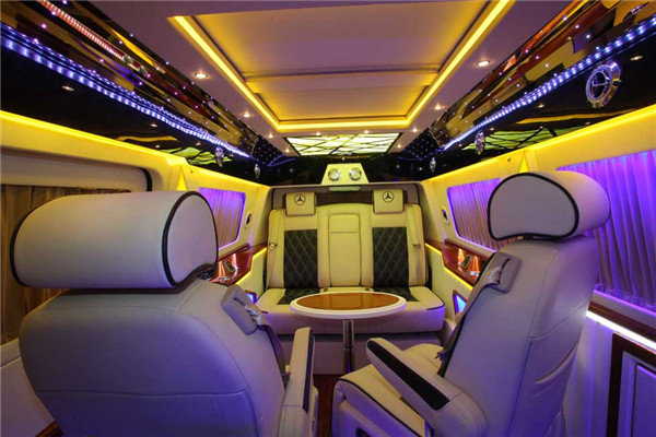 宇通ZK5031XLJ2房车（汽油国四4-6座）