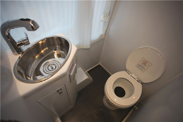 宇通ZK5040XLJ3房车（柴油国五2-6座）