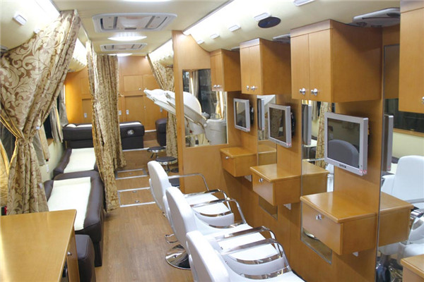 宇通ZK5180XZS6展示车（柴油国五2-9座）