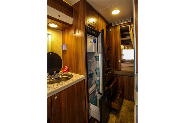 凯伦宾威ZK5041XLJ3房车（柴油国五2-6座）