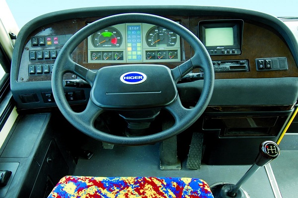 海格KLQ6850GAHEVC5CL公交车（天然气/电混动国五10-28座）