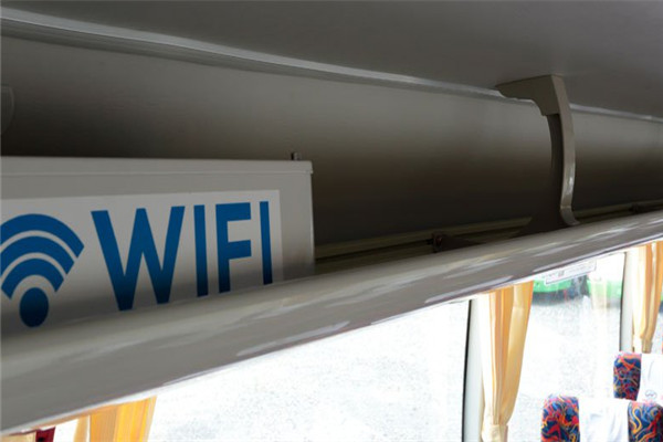 海格KLQ6882KAC50客车（天然气国五24-38座）