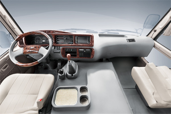 金旅XML6722J25N客车（天然气国五24-28座）