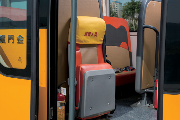 金旅XML6721J15XXC小学生专用校车（柴油国五24-37座）