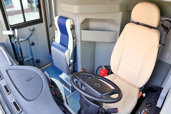 金旅XML6102J55NY客车（天然气国五24-53座）