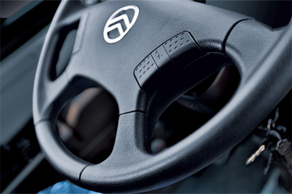 金旅XML6957J15Z客车（柴油国五24-40座）