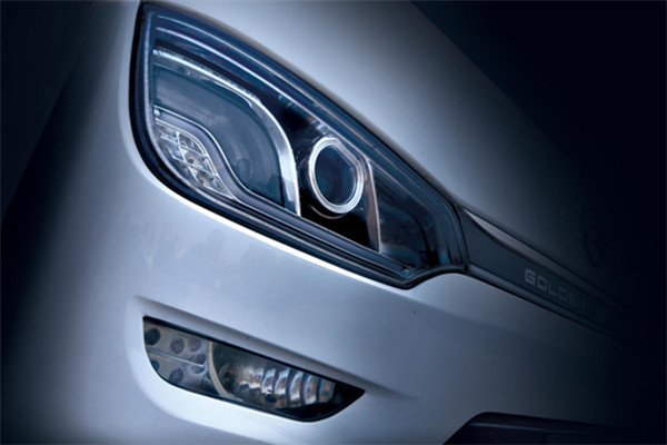 金旅XML6957J15N客车（天然气国五24-40座）