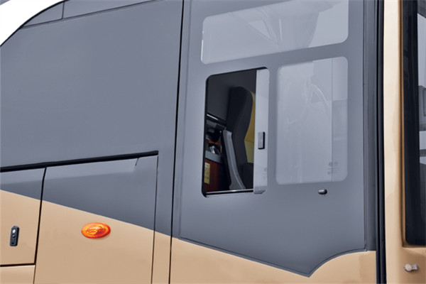 金旅XML6102J55Z客车（柴油国五24-53座）