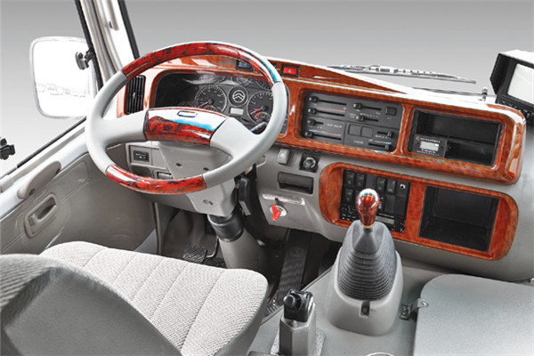 金旅XML6700J15C公交车（柴油国五10-23座）