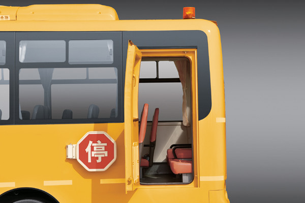金旅XML6101J15ZXC中小学生专用校车（柴油国五24-52座）