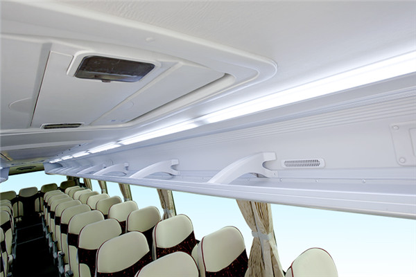 金龙XMQ6113AYD5C客车（柴油国五24-52座）