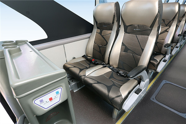 金龙XMQ6129FYN5A客车（天然气国五24-55座）