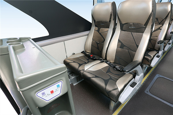 金龙XMQ6129HYD5D客车（柴油国五24-56座）