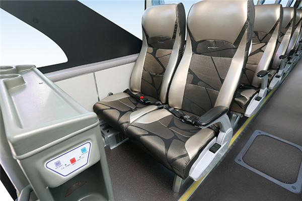 金龙XMQ6125CYD5C客车（柴油国五24-63座）