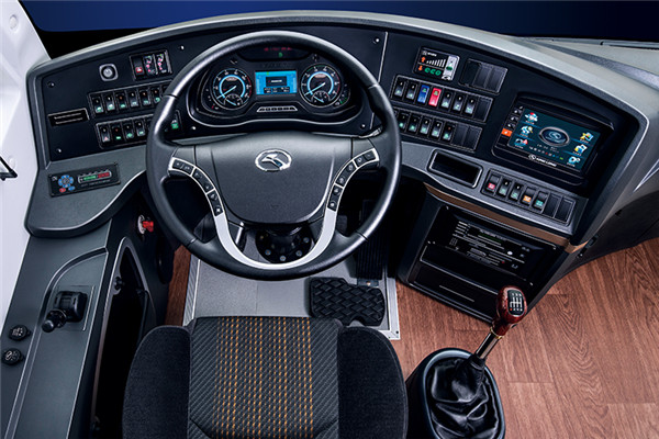 金龙XMQ6771CYN5D客车（天然气国五24-33座）