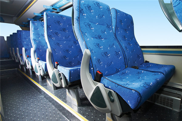 金龙XMQ6140FYD5C客车（柴油国五24-65座）