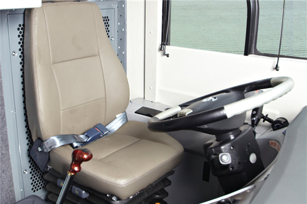 金龙XMQ6140FYD5C客车（柴油国五24-65座）