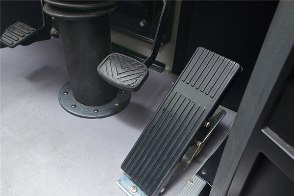 金龙XMQ6112AYD5C客车（柴油国五24-52座）