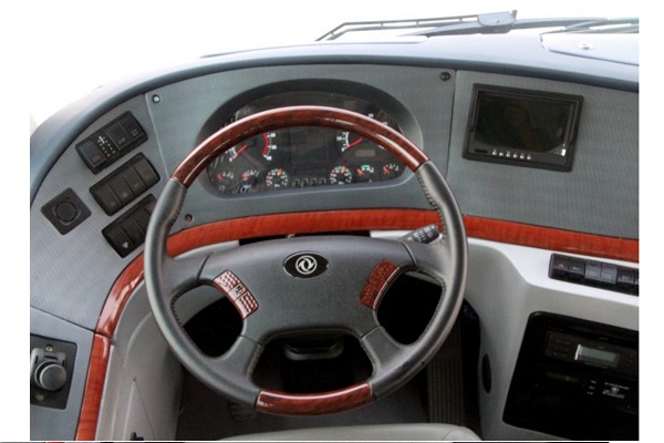 东风超龙EQ6850CHTN公交车（天然气国五10-31座）