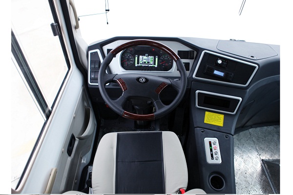 东风超龙EQ6670CBEVT公交车（纯电动10-21座）