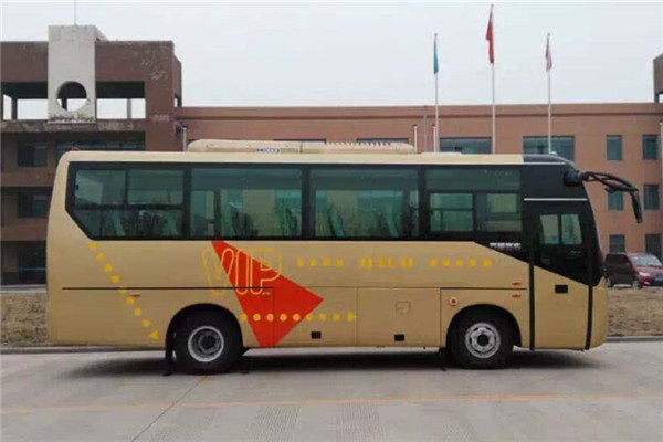 齐鲁BWC6855KA5客车（柴油国五24-43座）
