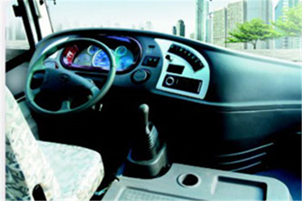 齐鲁BWC6665KAN客车（天然气国五24-27座）