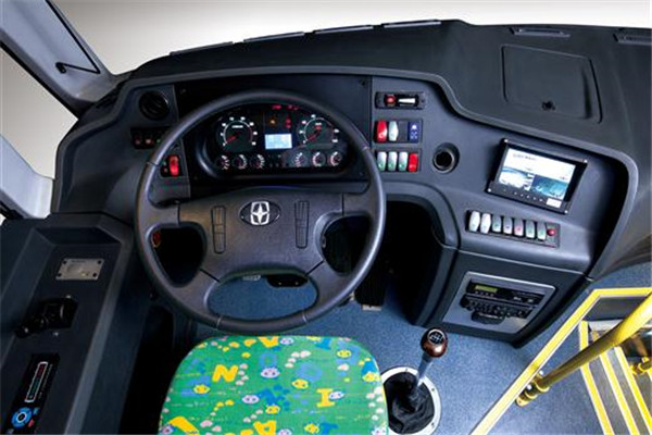 亚星JS6900XCP小学生专用校车（柴油国五24-47座）