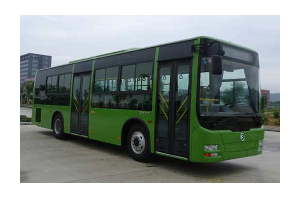 金旅XML6105JHEVG5C2公交车（柴油/电混动国五20-36座）