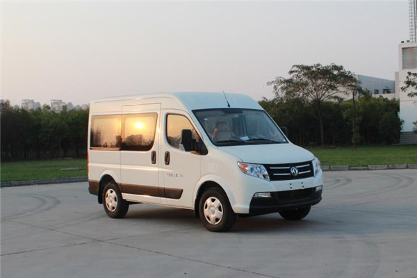 东风旅行车EQ6582WABDB客车（柴油国五10-16座）