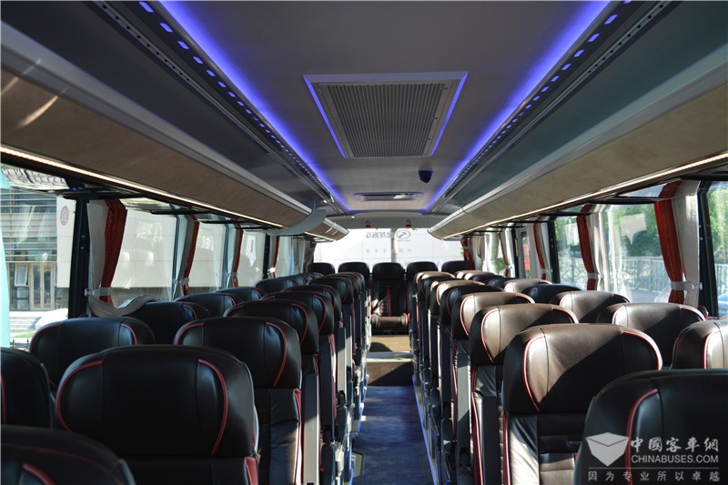 金龙XMQ6127CYD5A客车（柴油国五24-57座）