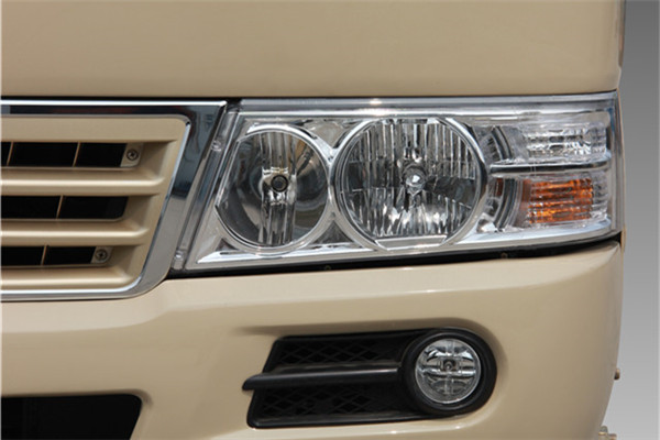 南京金龙NJL6806BEV10客车（纯电动24-31座）