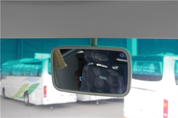 南京金龙NJL6808Y5客车（柴油国五24-35座）