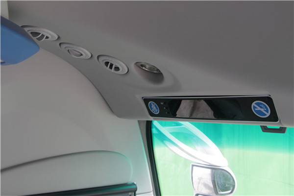 南京金龙NJL6878YA5客车（柴油国五24-39座）