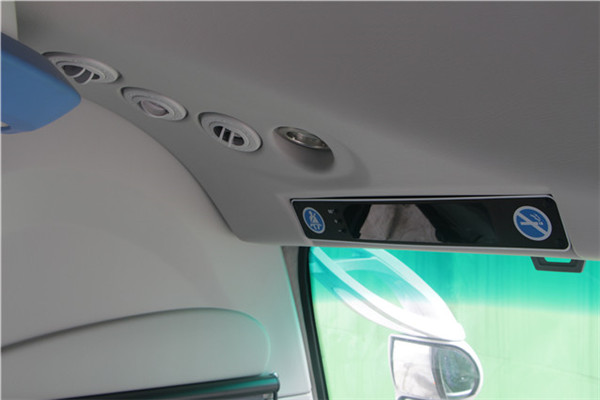 南京金龙NJL6820BEVG1公交车（纯电动24-35座）