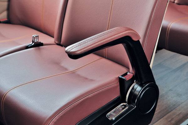 金旅XML6129J15S1客车(柴油国五24-54座)