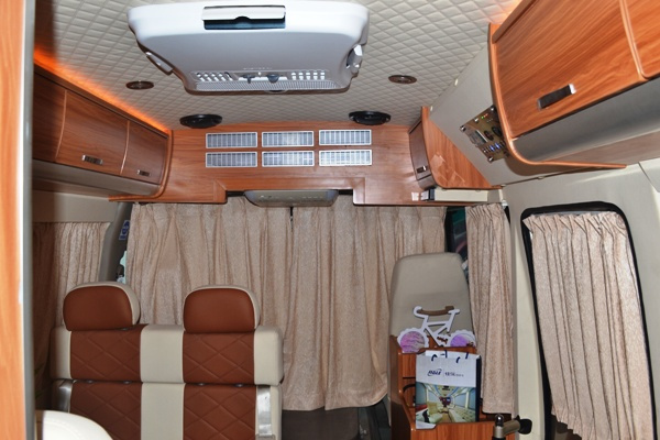 金旅XML5050XLJ15旅居车（柴油国五10-19座）