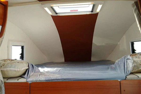 春田CTC5030XLJ-5旅居车（柴油国五5座）