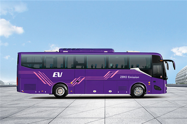 金龙XMQ6112AYD6C客车（柴油国六24-48座）