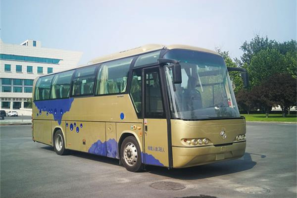 北方BFC6900L1D6豪华旅游客车（柴油国六24-38座）